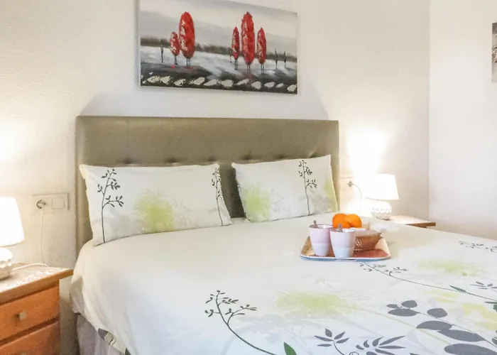 Urb San Luis Semesterbostad