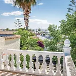 Urb San Luis 度假居